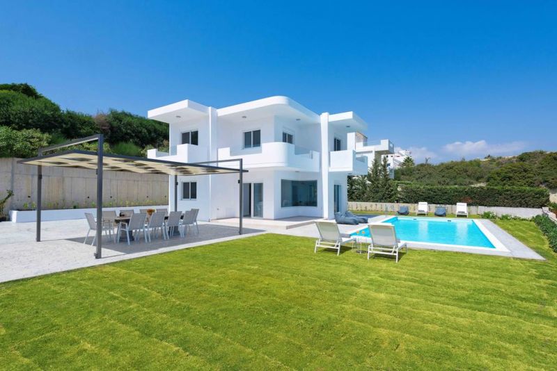 Hill & Sea View Villa 4*