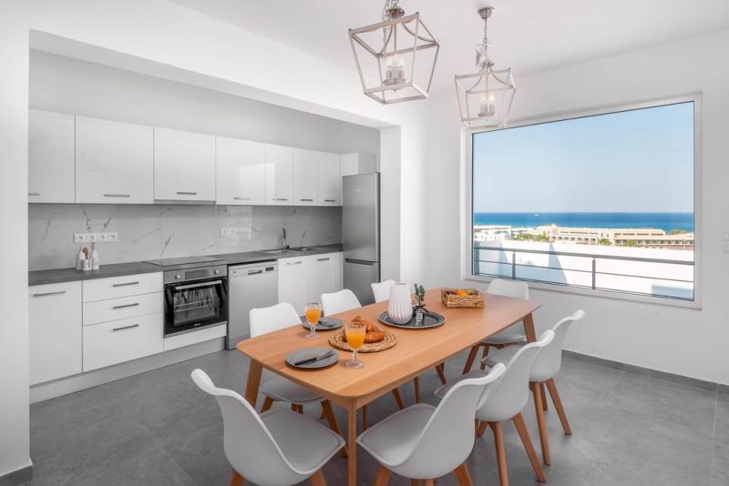 Hill & Sea View Villa 4*