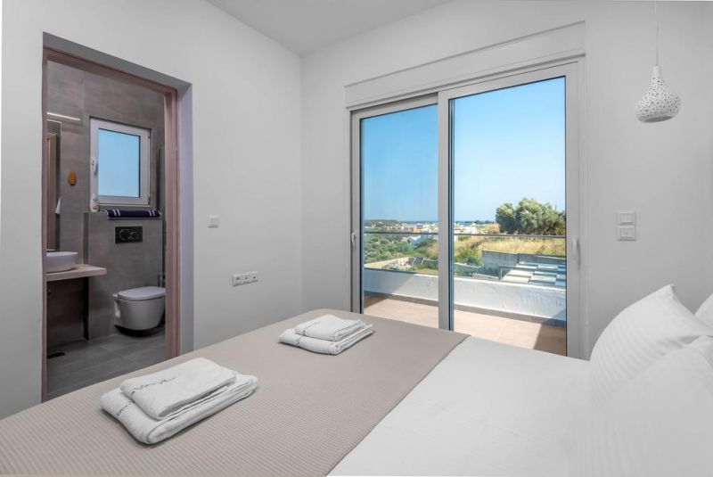 Hill & Sea View Villa 4*