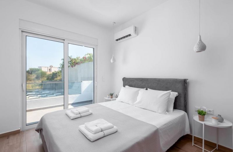 Hill & Sea View Villa 4*