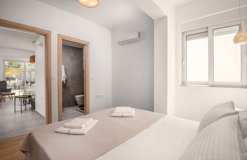 Hill & Sea View Villa 4*