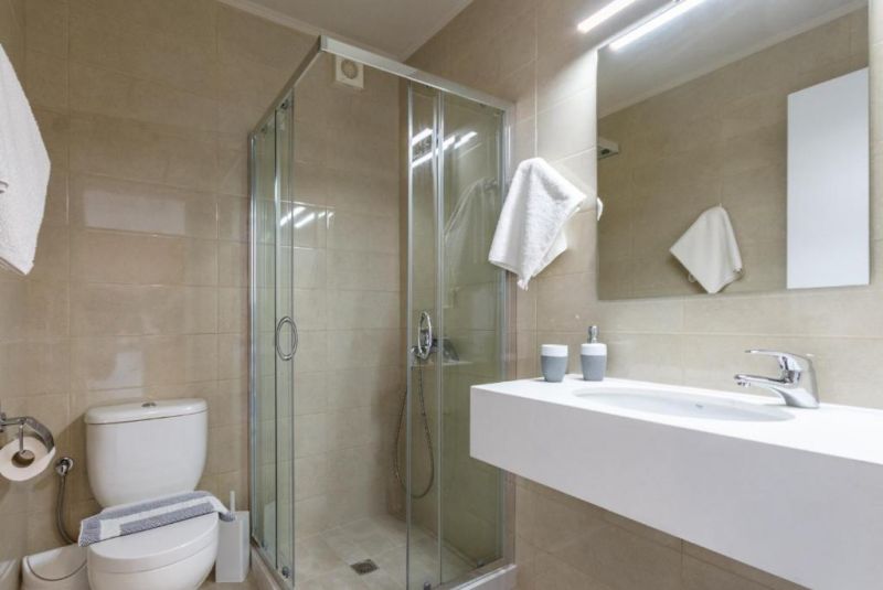 Irini Apartments 3*