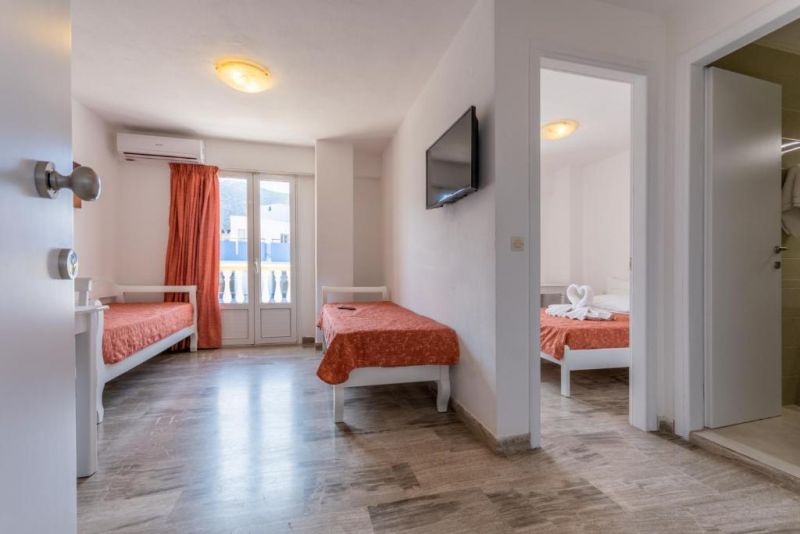 Irini Apartments 3*
