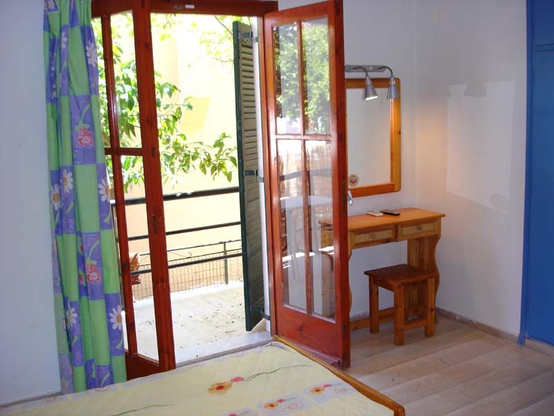 Irini Apartments Benitses 2*