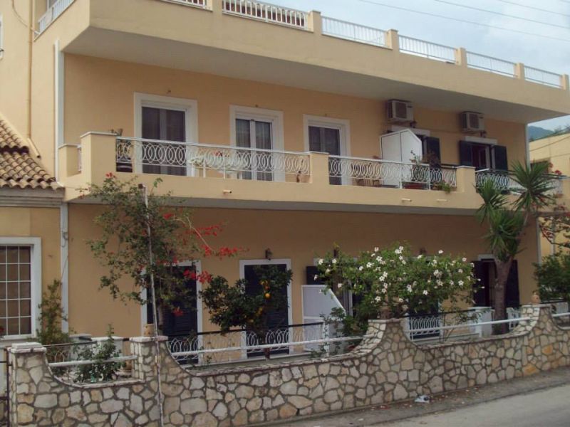 Irini Apartments Benitses 2*