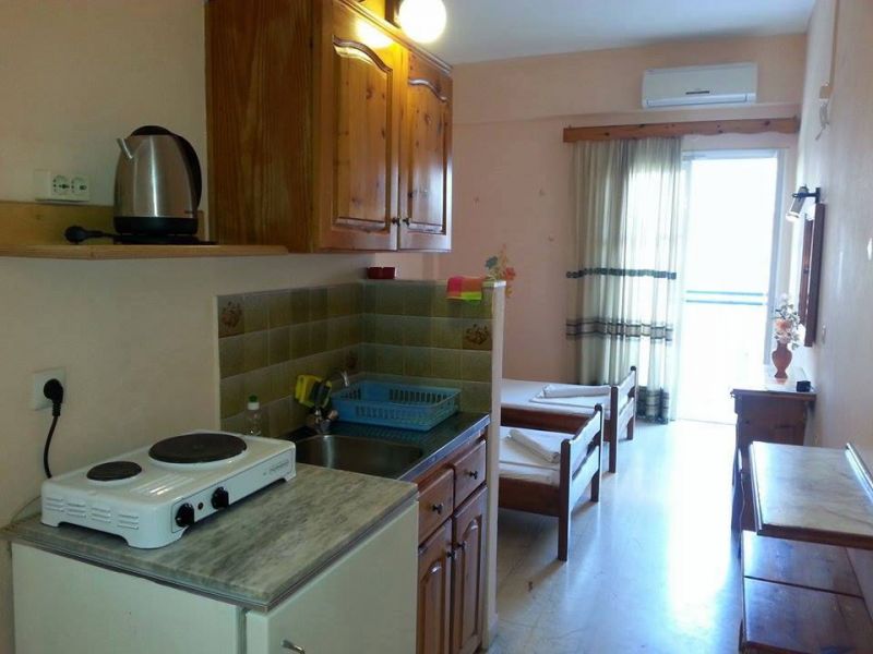 Irini Apartments Benitses 2*