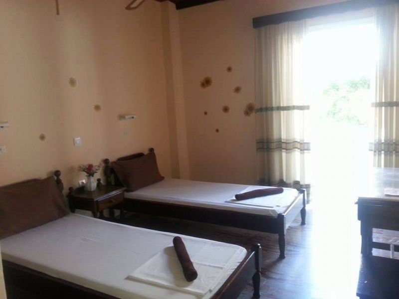 Irini Apartments Benitses 2*