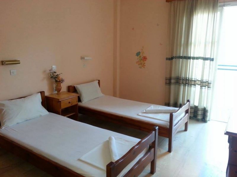 Irini Apartments Benitses 2*