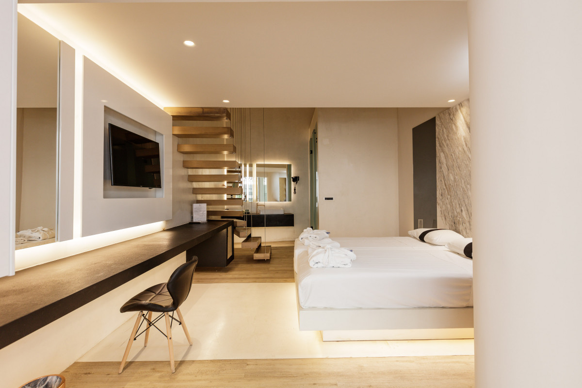 Kahlua Sea View Suites 4*