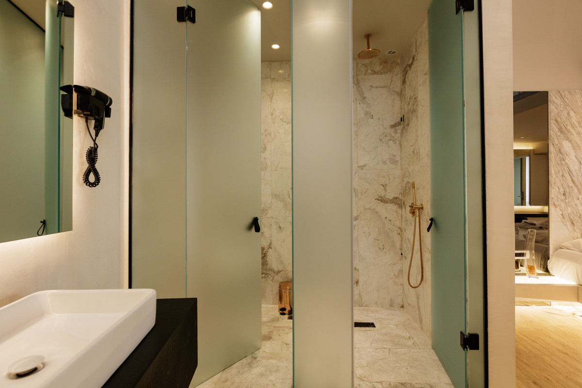 Kahlua Sea View Suites 4*
