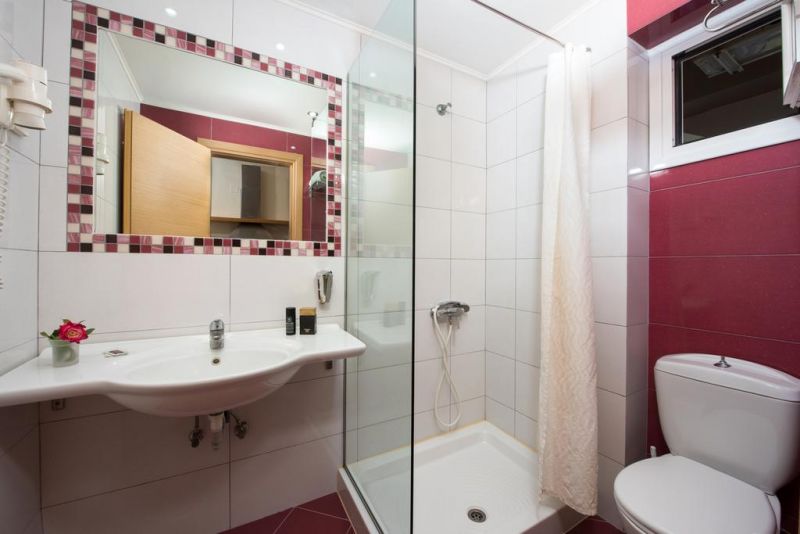Kavos Plaza Hotel 3*