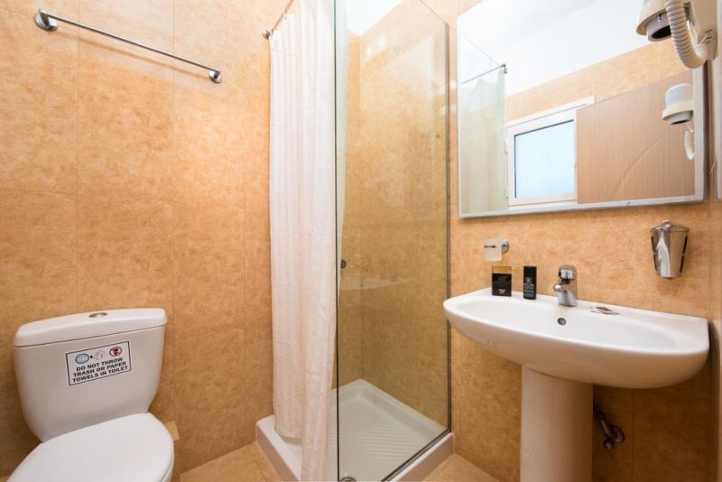 Kavos Plaza Hotel 3*