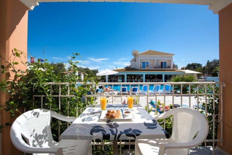 Kavos Plaza Hotel 3*