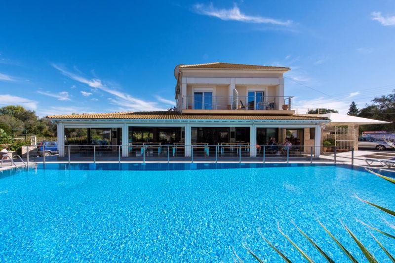 Kavos Plaza Hotel 3*