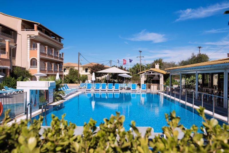 Kavos Plaza Hotel 3*