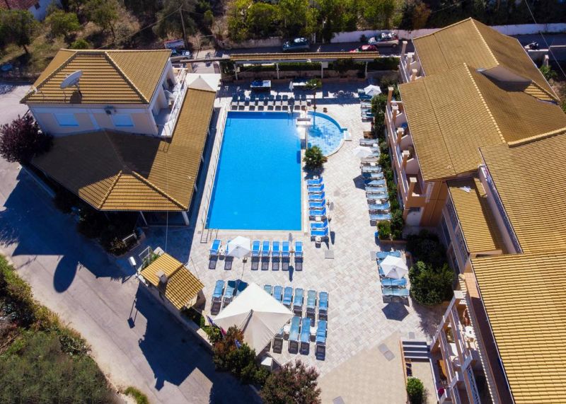 Kavos Plaza Hotel 3*