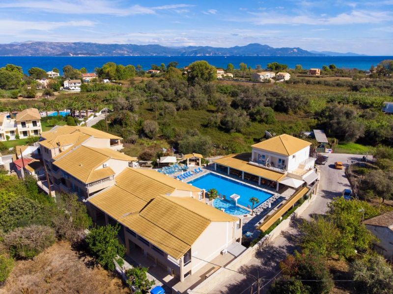 Kavos Plaza Hotel 3*