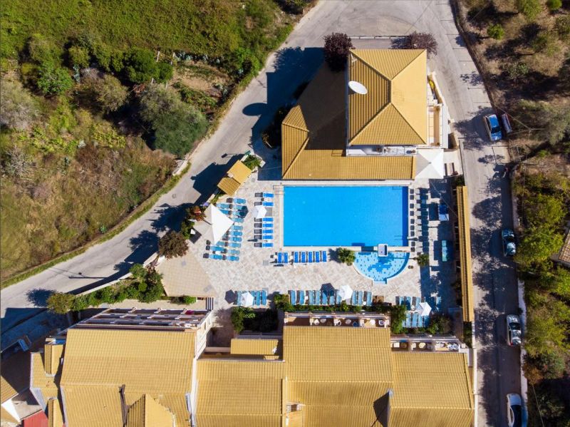 Kavos Plaza Hotel 3*