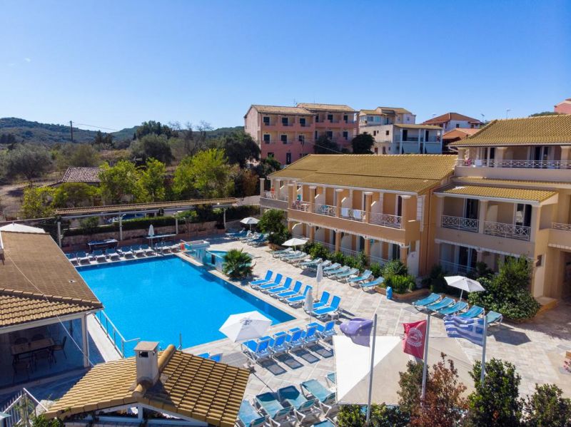 Kavos Plaza Hotel 3*