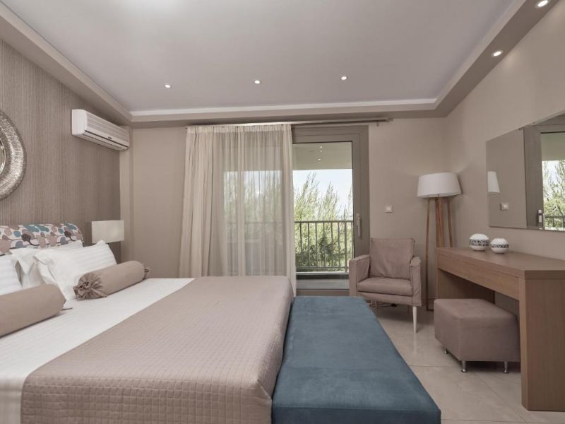 Koukounaria Hotel & Suites 4*