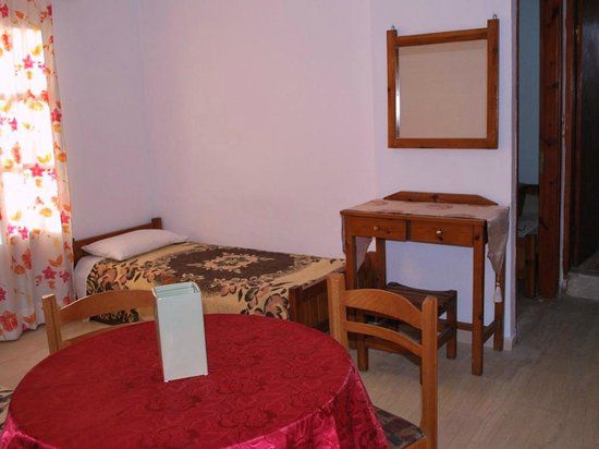 Koula Apartments 2*