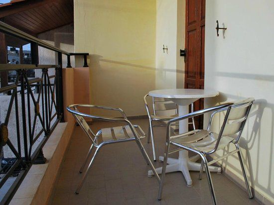 Koula Apartments 2*