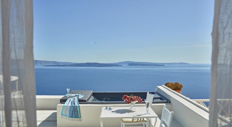 La Maltese Oia Luxury Suites 4*