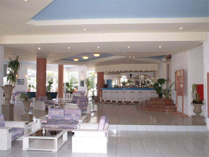 Amounda Bay Hotel (Ex. Lambi Hotel) 4*