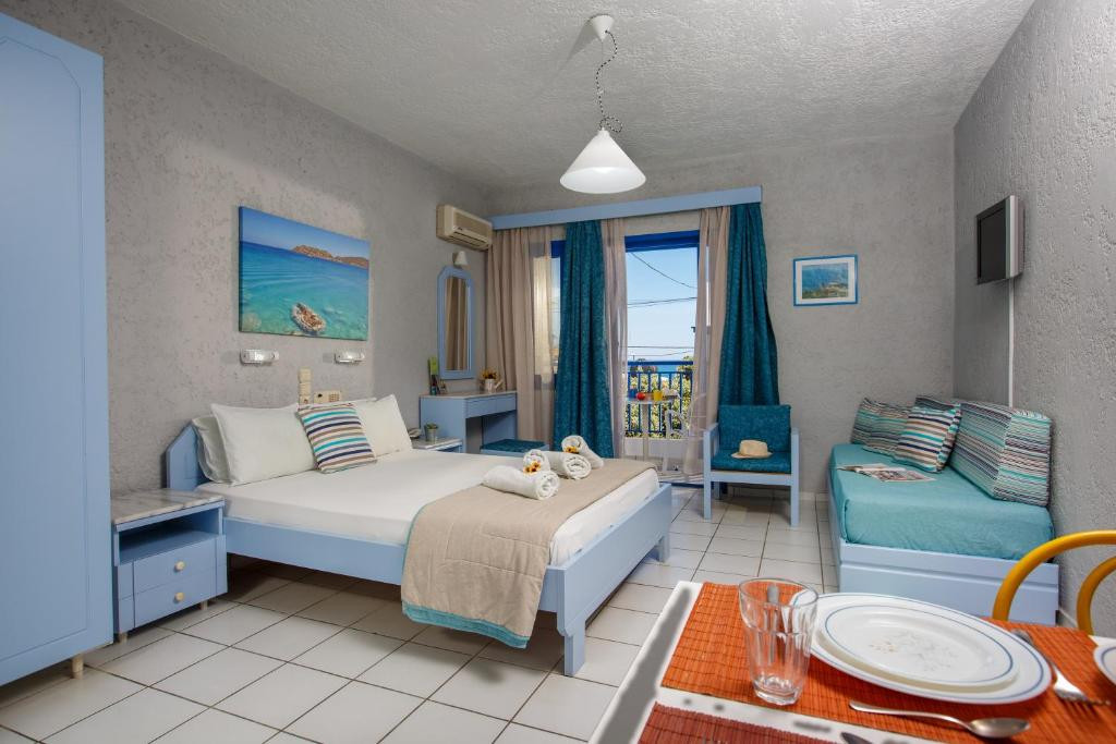 Latania Studios & Apartments 3*