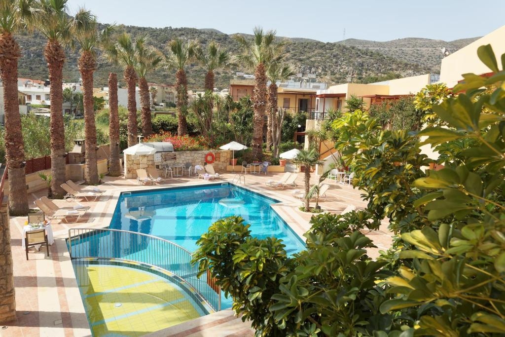 Latania Studios & Apartments 3*