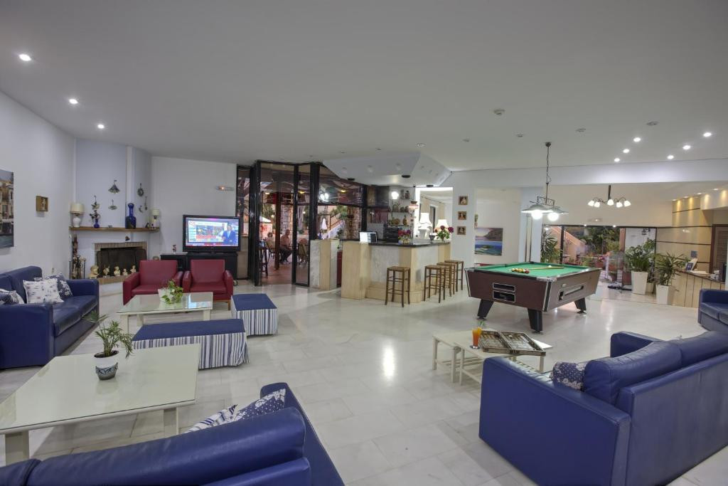 Latania Studios & Apartments 3*