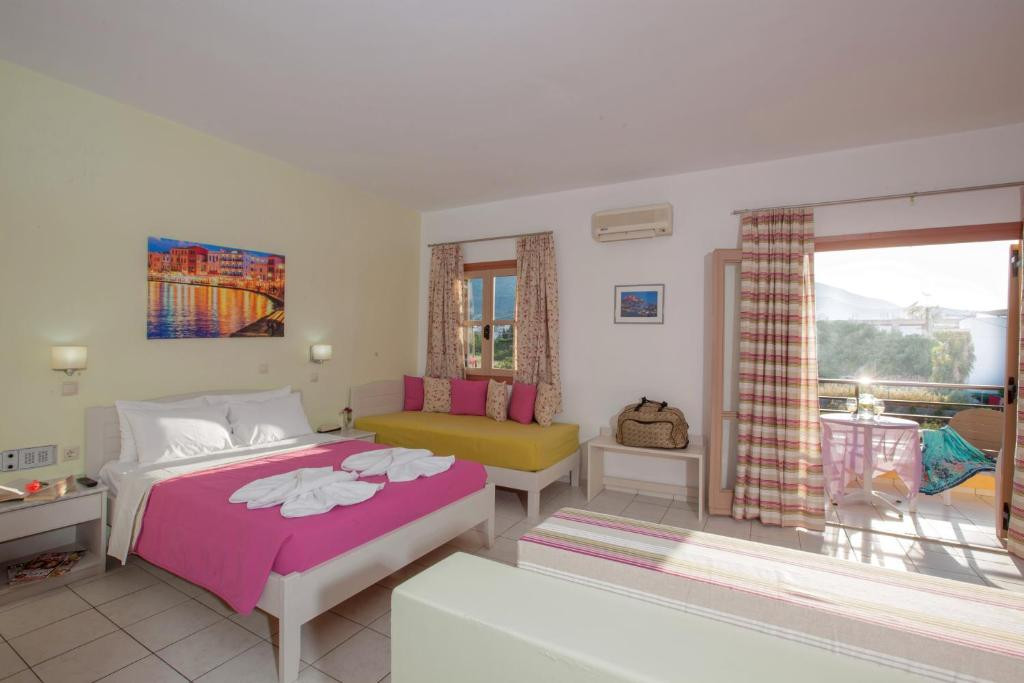 Latania Studios & Apartments 3*