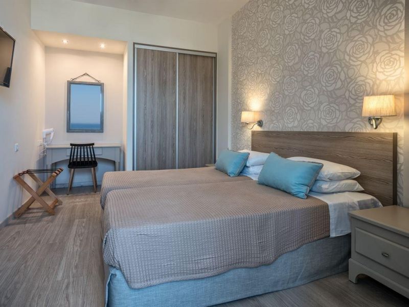 Lefkoniko Beach Icarus Suites 3*