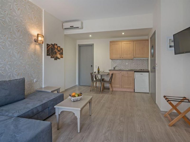 Lefkoniko Beach Icarus Suites 3*