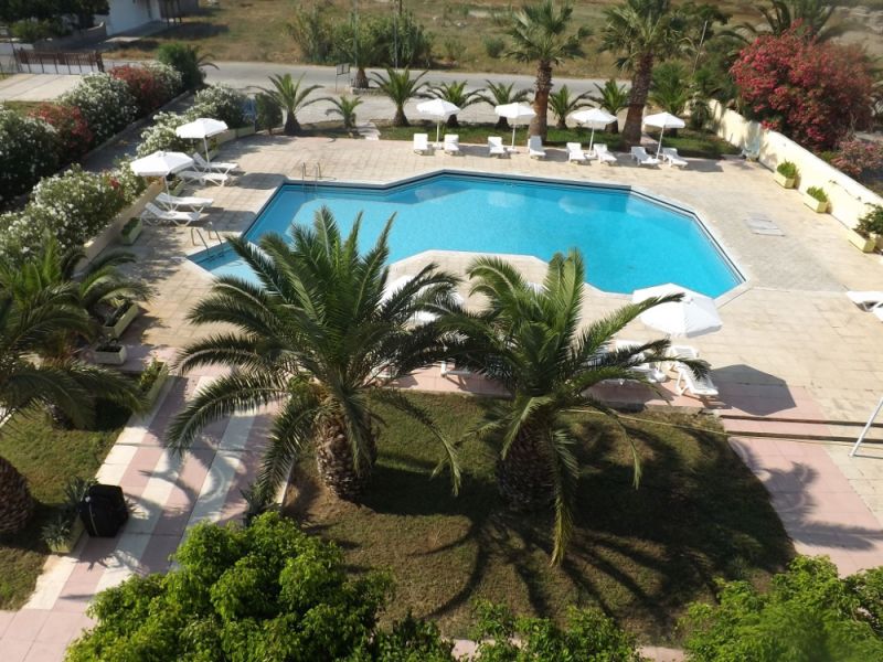 Leonidas Hotel & Studios 2*