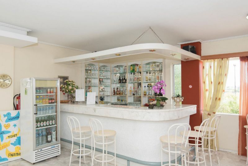 Leonidas Hotel & Studios 2*
