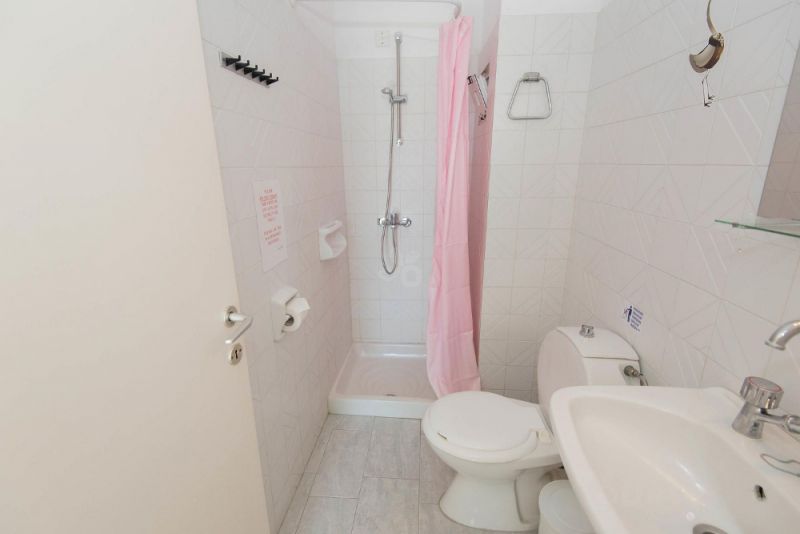 Leonidas Hotel & Studios 2*