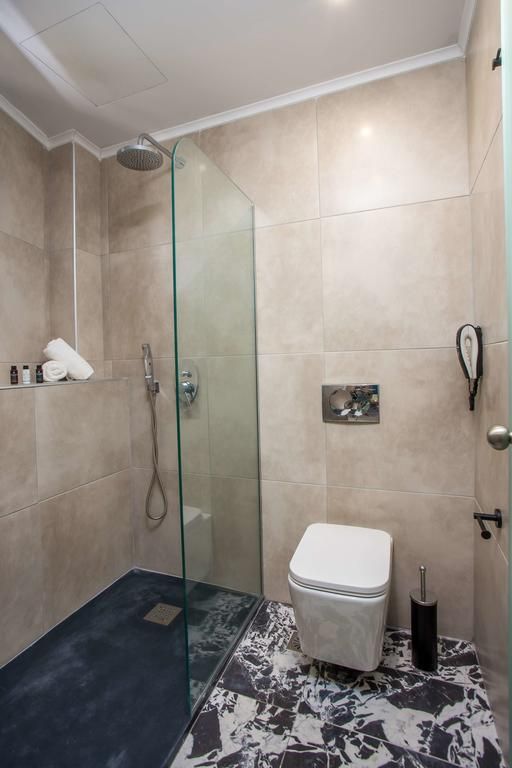 Madison Hotel 2*