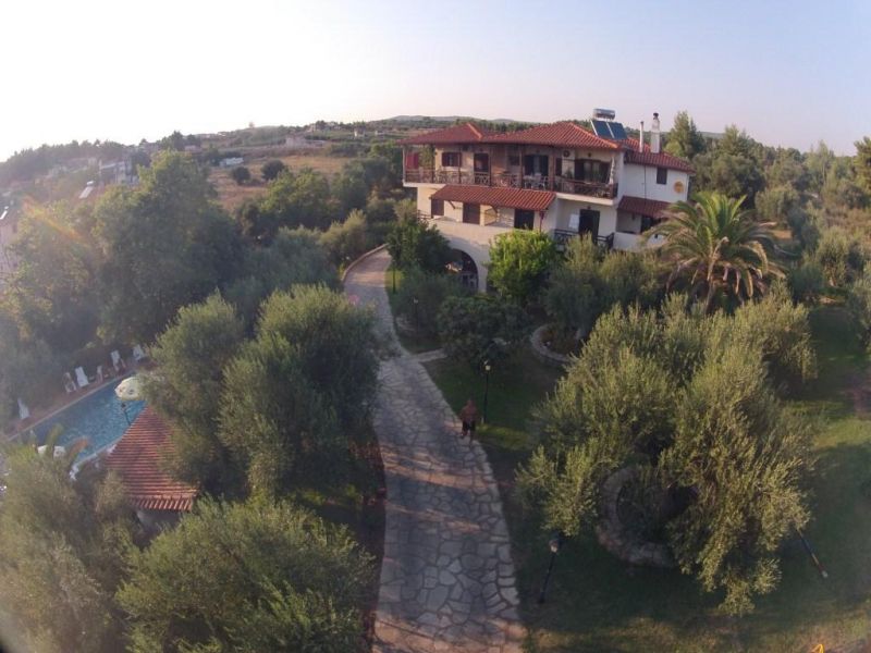Makis House Apartments 3*
