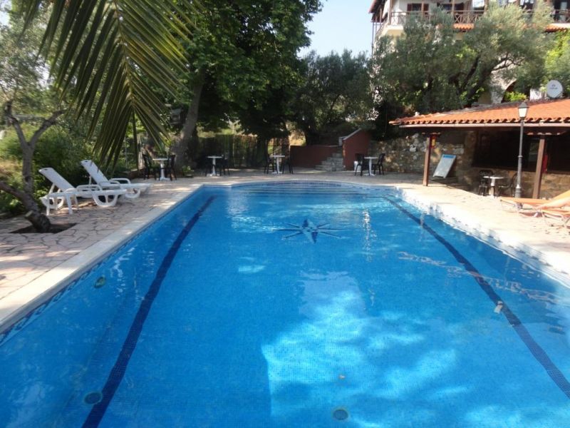 Makis House Apartments 3*