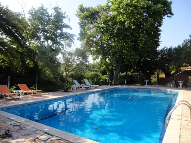 Makis House Apartments 3*