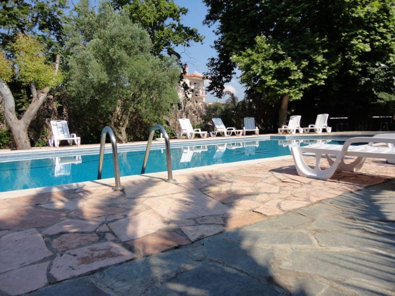 Makis House Apartments 3*
