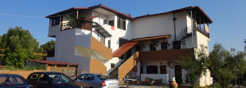 Makis House Apartments 3*