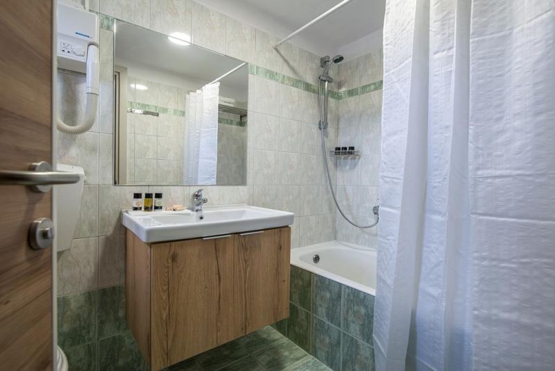 Marianthi Apartments Platanes 2*
