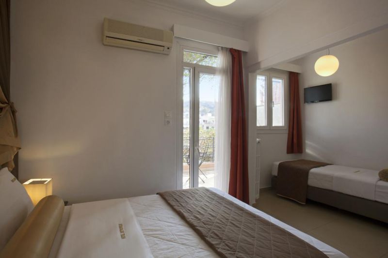 Metropolis Hotel 2*