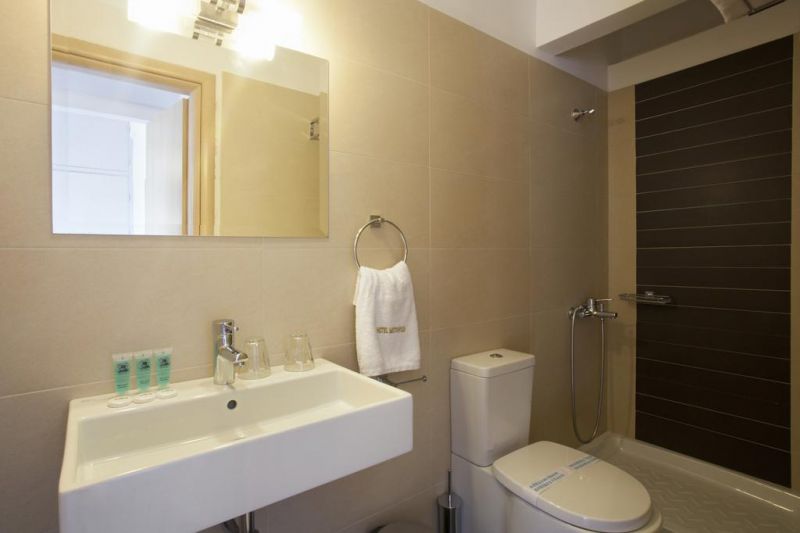 Metropolis Hotel 2*