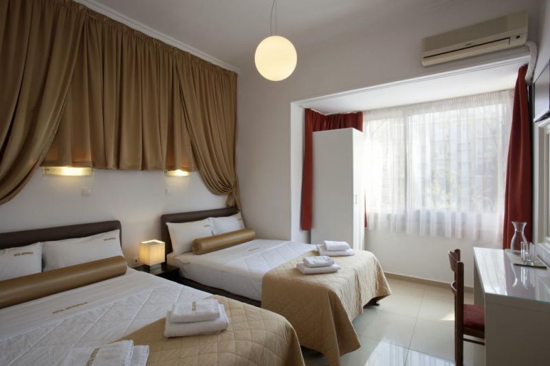 Metropolis Hotel 2*