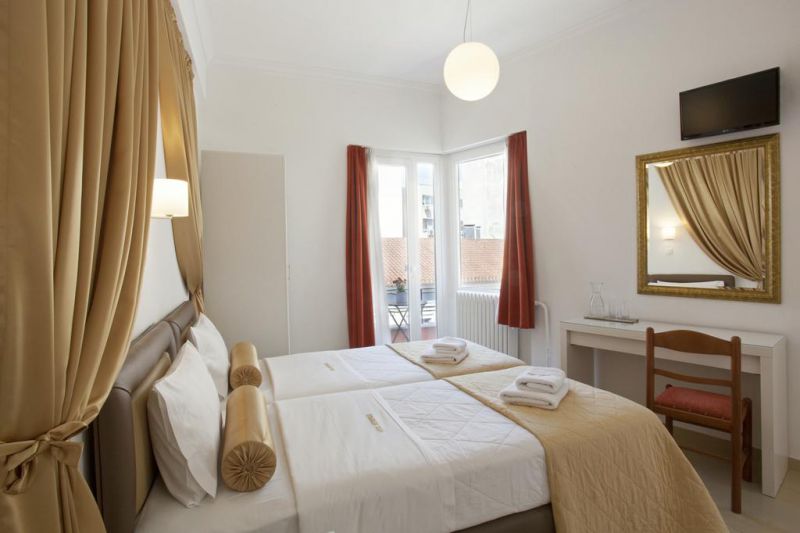 Metropolis Hotel 2*