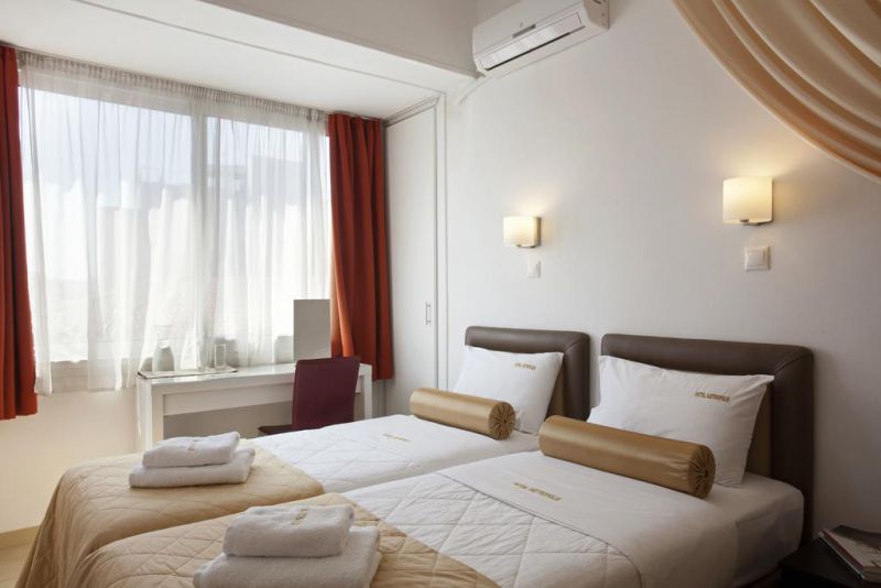 Metropolis Hotel 2*