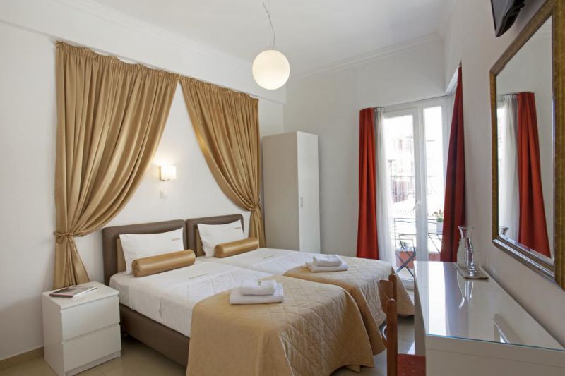 Metropolis Hotel 2*